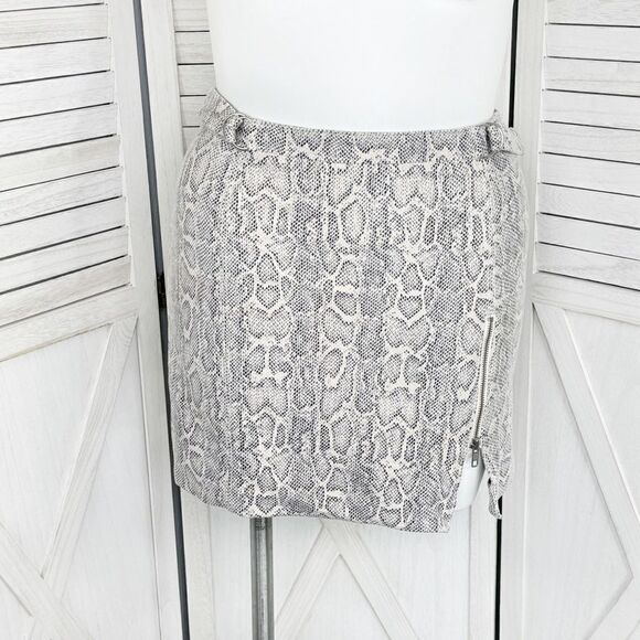 Free People Midnight Magic Snake Print Mini Skirt Ivory Grey Size 10 - Picture 1 of 15